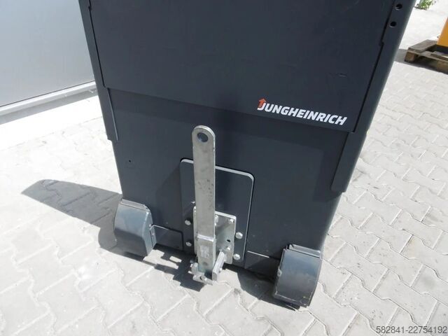 Tažný traktor JUNGHEINRICH EZS 350