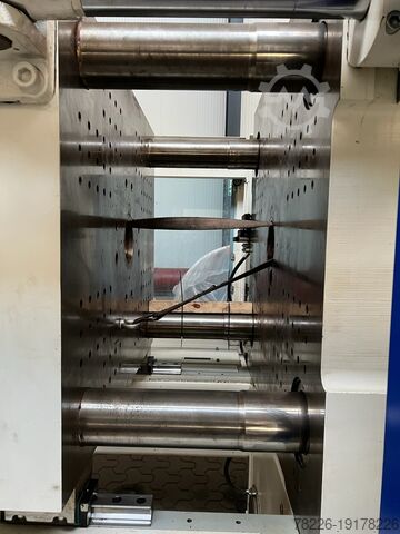 Spuitgietmachine Wittmann-Battenfeld HC 400/2250 S