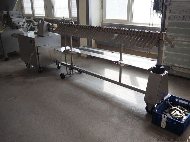 Linea di insacco e porzionatura con linea AL Handtmann, LOMA VF616, IQ², AL