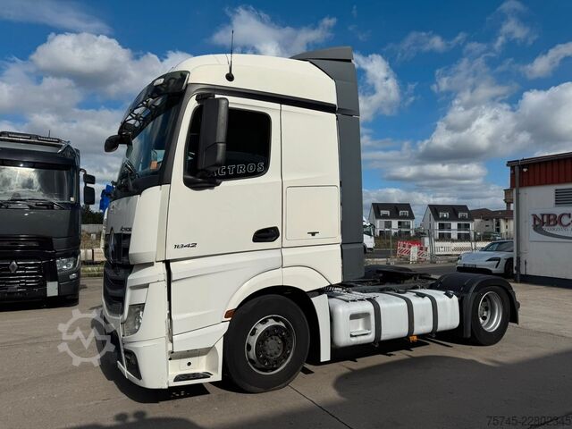 Nagy térfogatú nyergesvontató MERCEDES-BENZ ACTROS 1842 *RETARDER * VOLUMEN *