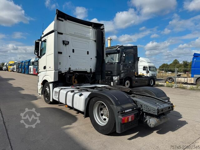 Nagy térfogatú nyergesvontató MERCEDES-BENZ ACTROS 1842 *RETARDER * VOLUMEN *