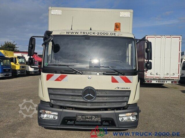 Fourgon tôlé Mercedes-Benz 818 Sortimo Werkstatt Koffer + Kran Seilwinde