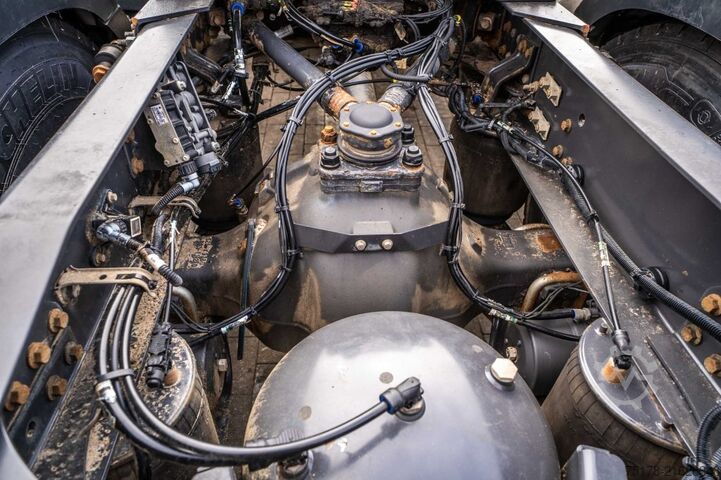 Standard tractor VOLVO FMX 460 GLOB VEB+