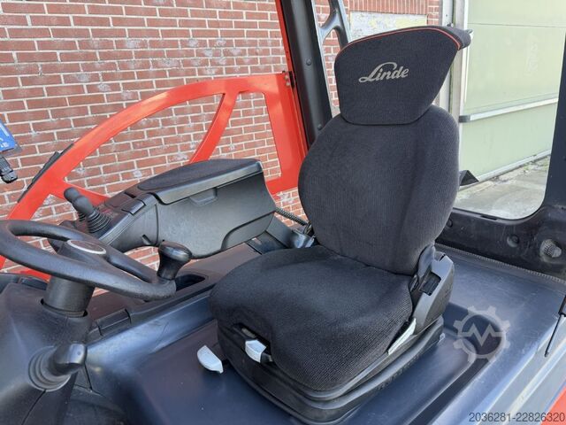 Carrello elevatore elettrico a 4 ruote Linde E35L-01