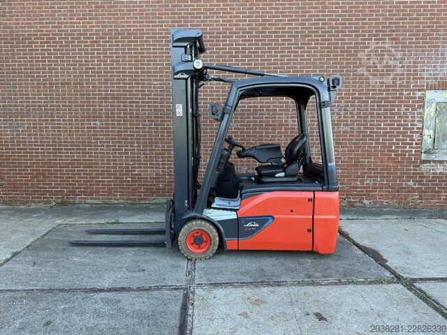 Carrello elevatore elettrico a 3 ruote Linde E16-02