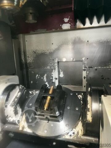 Centro de Usinagem - Vertical OKK VP 400