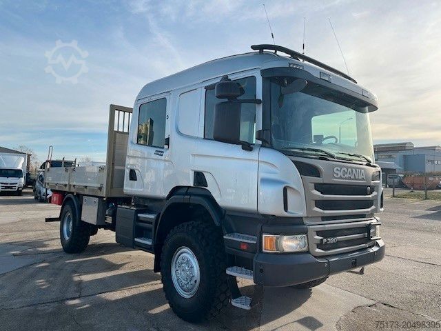 Kamion sa ravnom platformom SCANIA P320 CB 4x4 Doka AHK Klima 9-Sitze Aut. Stdhz.