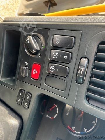 Kamion sa ravnom platformom SCANIA P320 CB 4x4 Doka AHK Klima 9-Sitze Aut. Stdhz.