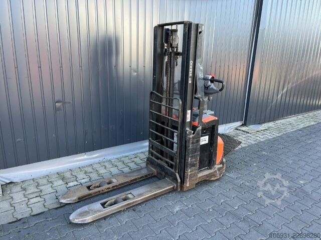 Stand-on stacker BT SWE120