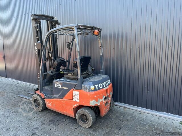 Electric 4-wheel forklift Toyota 8FBMK20T