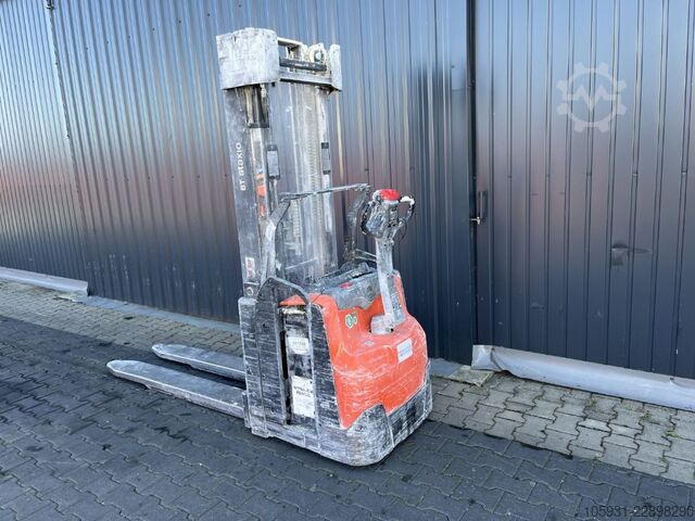 Pedestrian Stacker BT SWE145L