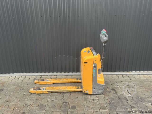 Electric Pallet Truck Jungheinrich EJE114