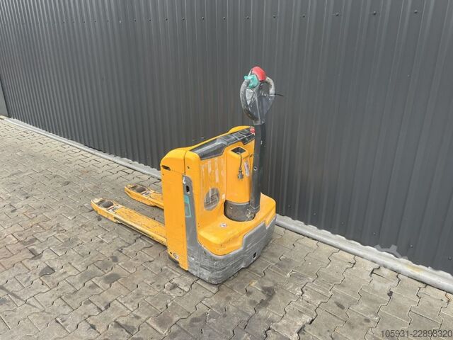 Electric Pallet Truck Jungheinrich EJE114