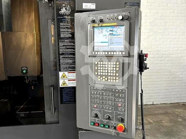 κατακόρυφο κέντρο κατεργασίας Hwacheon VESTA-610D