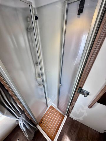 Teilintegriertes Wohnmobil CARADO T 449 *Queensbett-Hubbett-Sat-TV*