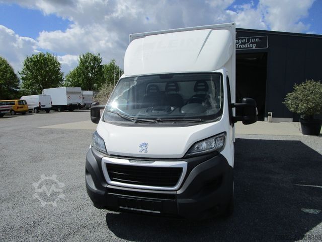 Skåpbil PEUGEOT Boxer 2,2L 165PS *MAXI+LBW+KLIMA+3-Sitze+4,27m*