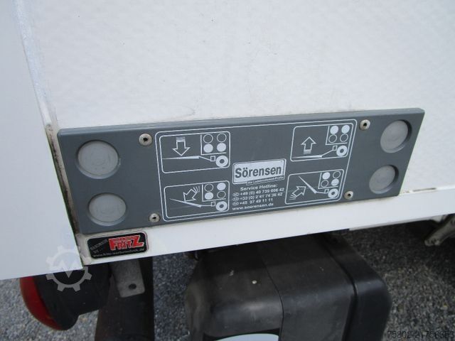 Skåpbil PEUGEOT Boxer 2,2L 165PS *MAXI+LBW+KLIMA+3-Sitze+4,27m*