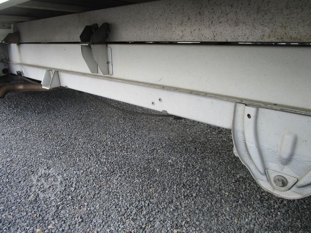 Skåpbil PEUGEOT Boxer 2,2L 165PS *MAXI+LBW+KLIMA+3-Sitze+4,27m*