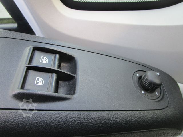 Skåpbil PEUGEOT Boxer 2,2L 165PS *MAXI+LBW+KLIMA+3-Sitze+4,27m*