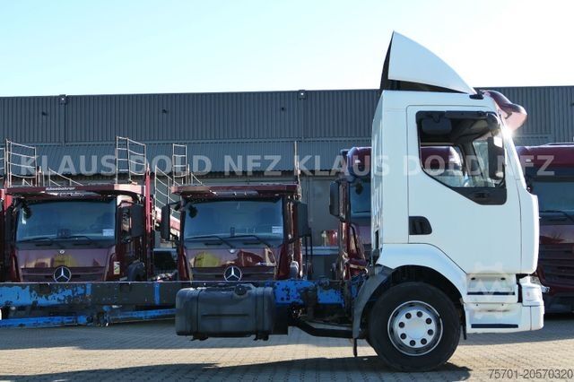LKW-Fahrgestell RENAULT MIDLUM 220 Fahrgestell alte Tacho