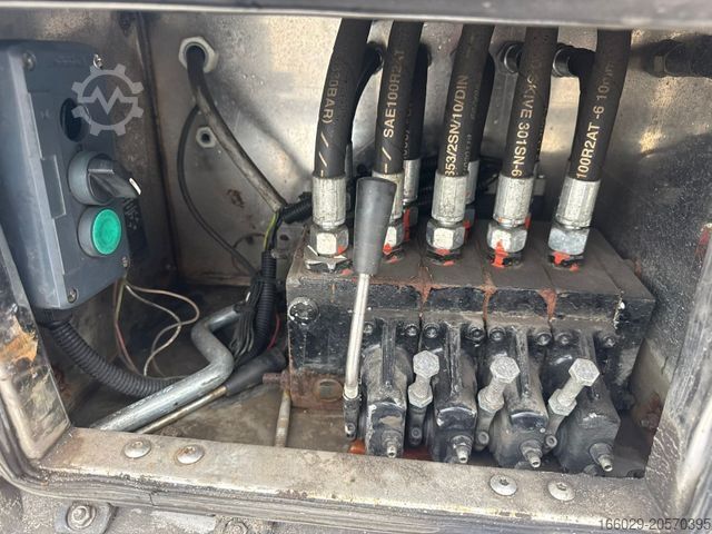 Dieplader oplegger  Tiefbett Stufensattel mit Auffahrrampe 25T