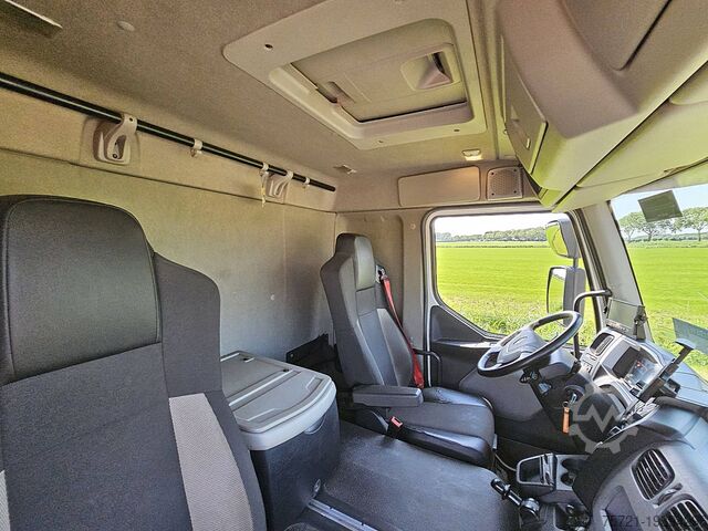 Suitcase RENAULT D 240 11.9T AIRCO TAILLIFT