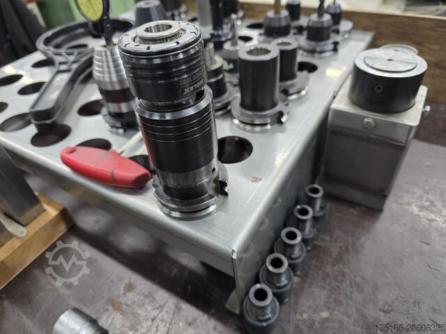 Univerzális megmunkáló központ Takumi VC1052