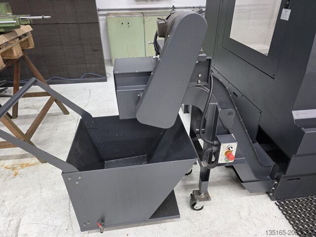 Univerzális megmunkáló központ Takumi VC1052