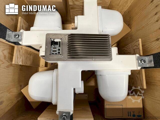 Braccio robotico OMRON Quattro 800HS with Platform P30