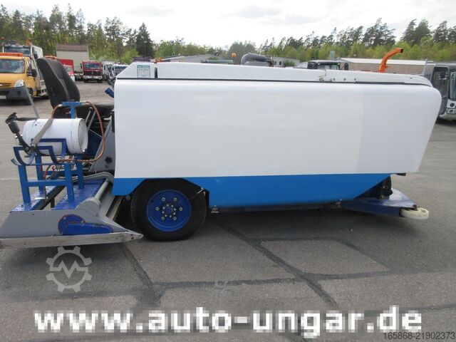 Maszyna do odnawiania lodu Dupon OKAY 3000 Gas OK Matic Ice Resurfacer E