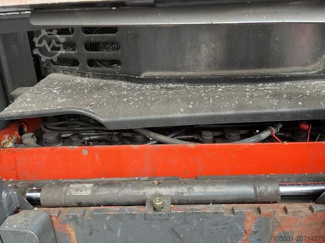 Doprete do kamiona Linde R14X-03