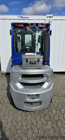 4-wiel heftruck CLARK GTS 30