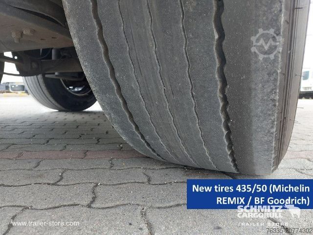 Öppen semitrailer med kapell Schmitz Cargobull Curtainsider Mega