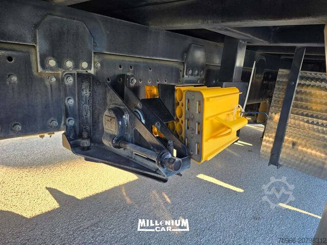 Flatbed truck with tarp MAN TGM 18-340 CENTINATO 5,60 EURO 6