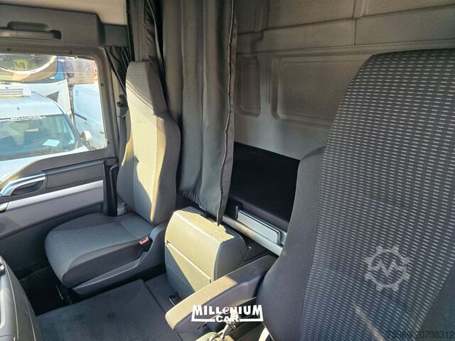 Flatbed truck with tarp MAN TGM 18-340 CENTINATO 5,60 EURO 6