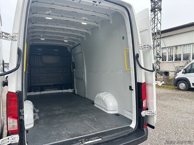 Hög och lång skåpbil MAN MAN TGE 3.140 L3H2 140PS Klima Tempomat