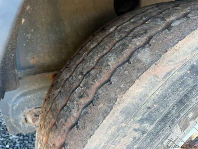 Nyitott ponyvás félpótkocsi KRONE Coil Liner Schiebeplane