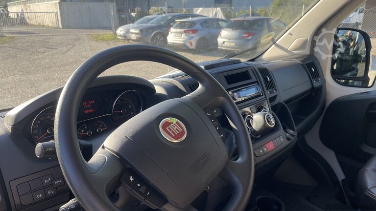 Caravan/camper Fiat Weinsberg Carabus 600 K | 4 Posti Letto | Completamente Attrezzato