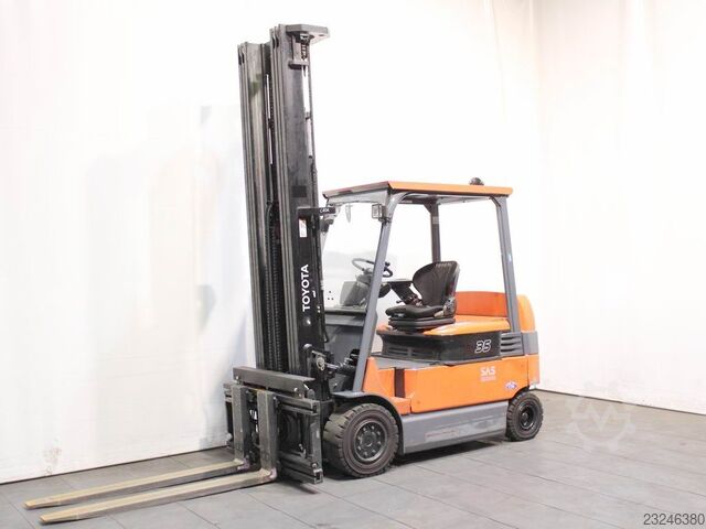 Elektrikli 4 tekerlekli forklift Toyota 7 FBMF 35