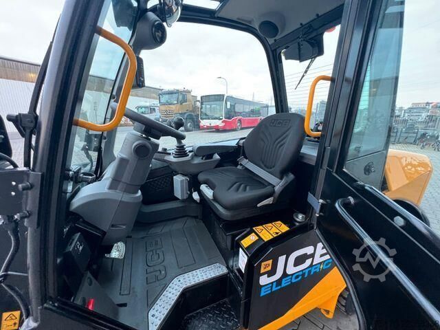 Vysokozdvižný vozík JCB TLT 35-22E Teletruck / nur 131h! / 2022 / SS