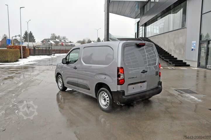 Bestelwagen Fiat Doblò F5331 L1 3,5T – 1.5 BLuehdIi Multijet 100...