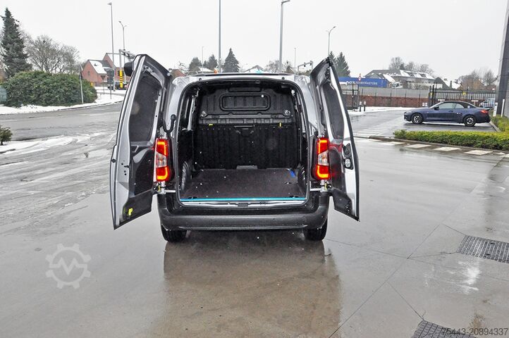 Bestelwagen Fiat Doblò F5331 L1 3,5T – 1.5 BLuehdIi Multijet 100...