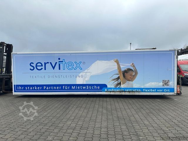 Vrachtwagen met bakwagen IVECO Koffer 8,80 m