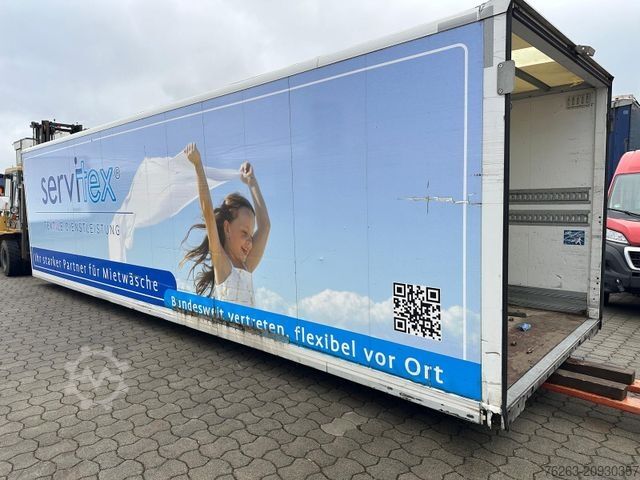 Vrachtwagen met bakwagen IVECO Koffer 8,80 m