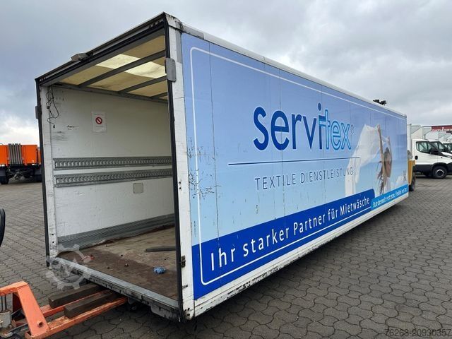 Vrachtwagen met bakwagen IVECO Koffer 8,80 m