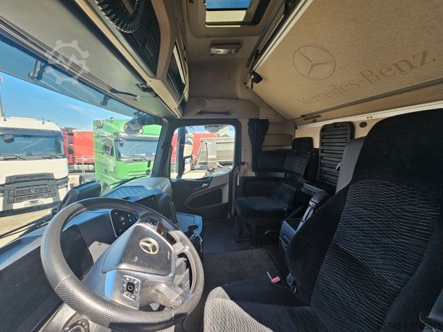 Camião de materiais perigosos MERCEDES-BENZ ACTROS 1846 * 2X NEBENANT. * ADR * ACC * 2X VORH