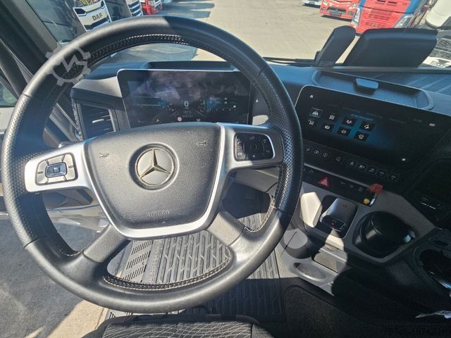 Camião de materiais perigosos MERCEDES-BENZ ACTROS 1846 * 2X NEBENANT. * ADR * ACC * 2X VORH