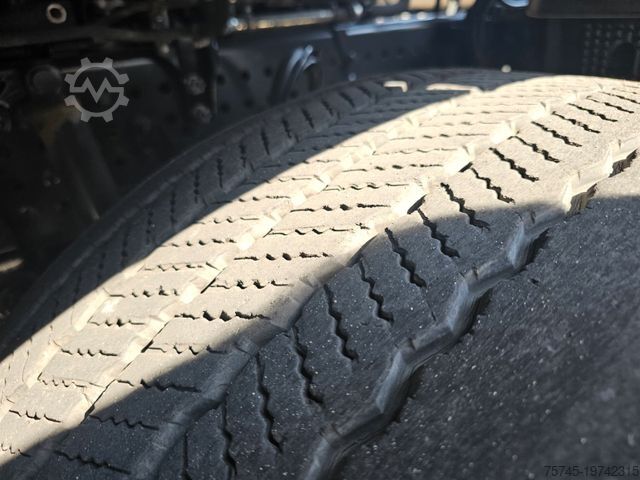 Camião de materiais perigosos MERCEDES-BENZ ACTROS 1846 * 2X NEBENANT. * ADR * ACC * 2X VORH