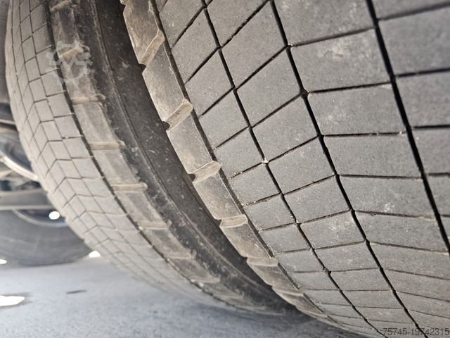 Camião de materiais perigosos MERCEDES-BENZ ACTROS 1846 * 2X NEBENANT. * ADR * ACC * 2X VORH