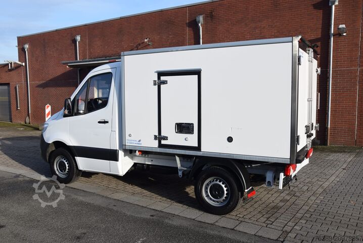 Véhicule utilitaire Mercedes-Benz Sprinter  317 Tiefkühkoffer -20 Stand Fahrk Navi